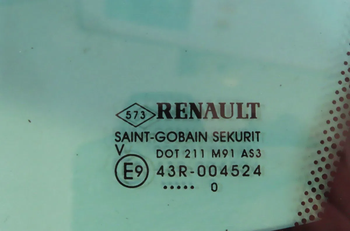 Glace fixe porte ar g Renault MEGANE III 3-5 portes (BZ0-1_, B3_) 1.5 dci (2009) 5 portes occasion