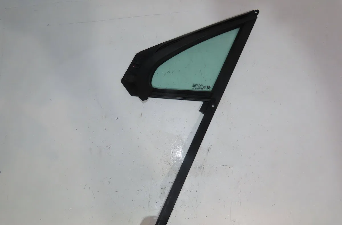 Glace fixe porte av d Peugeot 208 I (CA_, CC_) 1.2 vti 82 (2012) occasion