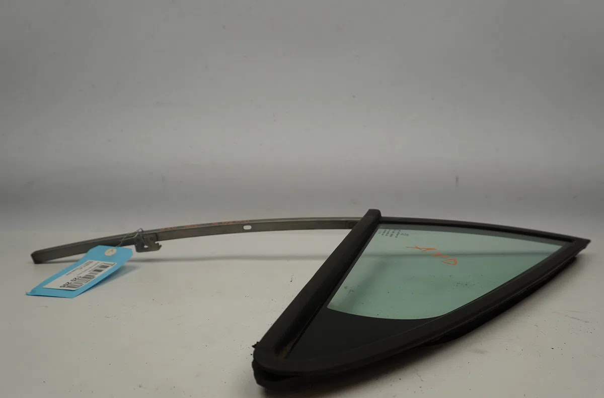 Glace fixe porte av d Peugeot 407 SW (6E_) 2.0 hdi 135 (2004-2010) occasion