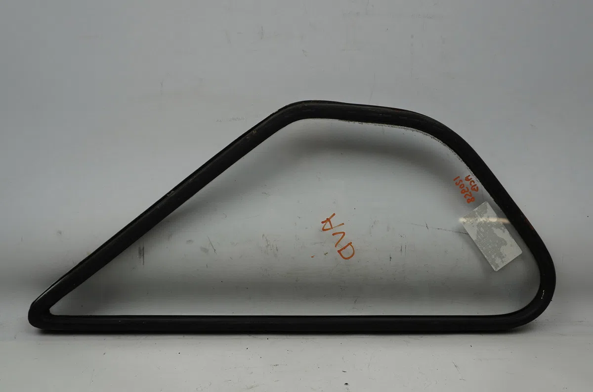 Glace fixe porte av d Renault MASTER I Camionnette (T__) 28-35 2.4 d (1980-1989) occasion