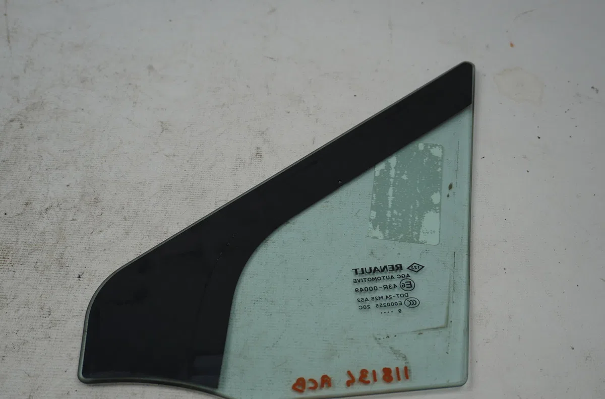Glace fixe porte av d Renault SCÉNIC III (JZ0-1_) 2.0 dci (jz0y, jz26) (2009) occasion