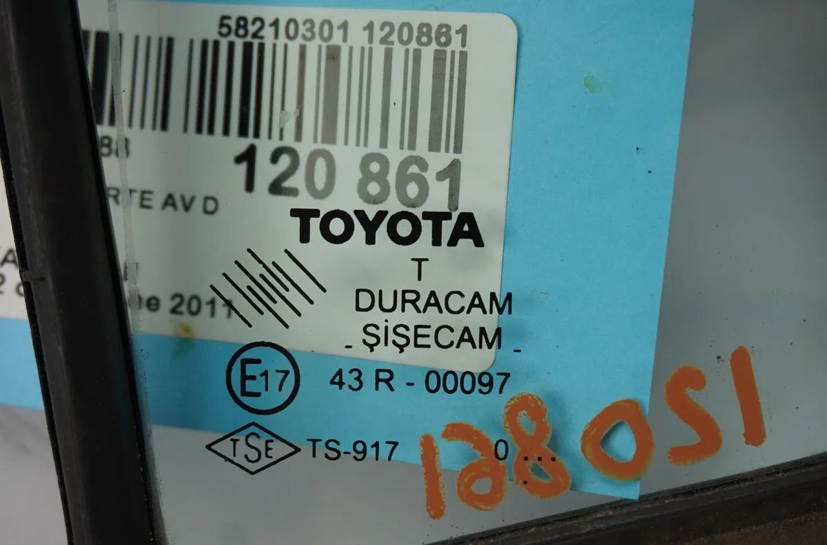 Glace fixe porte av d Toyota YARIS (_P9_) 1.0 vvt-i (ksp90_) (2005-2011) 5 portes occasion