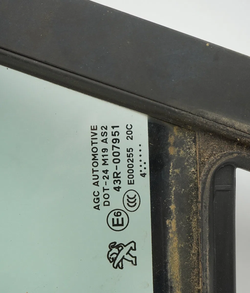 Glace fixe porte av g Peugeot 2008 I (CU_) 1.6 hdi (2013) occasion