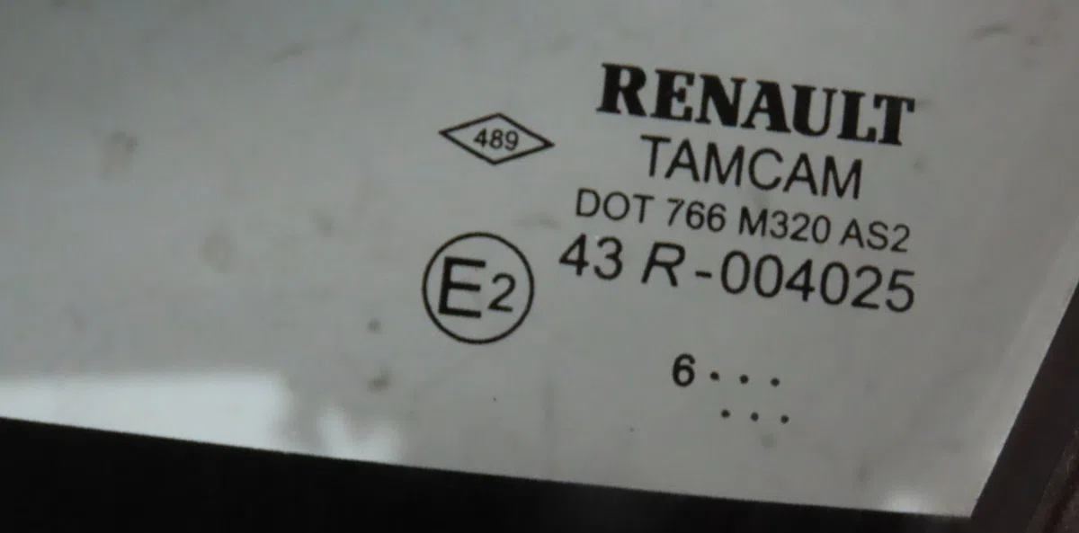 Glace fixe porte av g Renault CLIO IV (BH_) 1.5 dci 75 (2012) 5 portes occasion