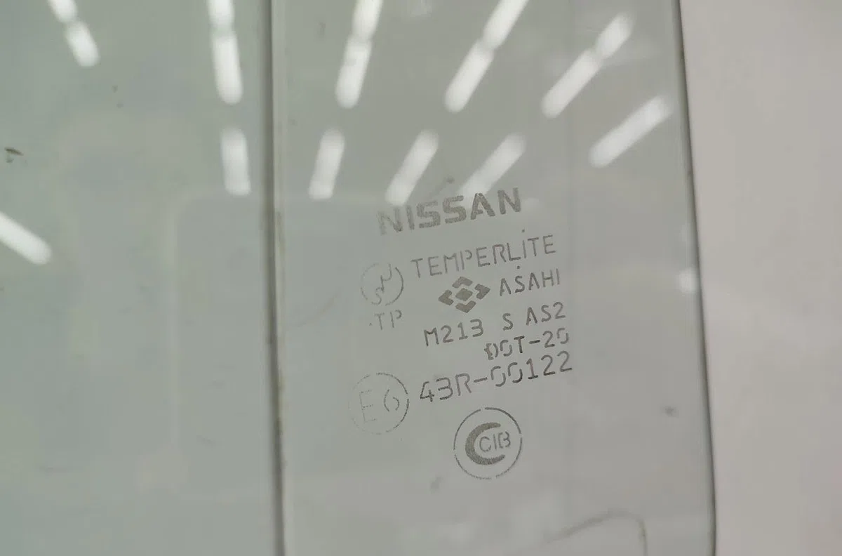 Glace porte ar d NISSAN X-TRAIL 1 PHASE 1 occasion