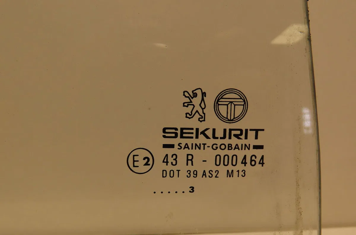 Glace porte ar d Peugeot 106 I (1A, 1C) 1.1 (1991-1996) occasion