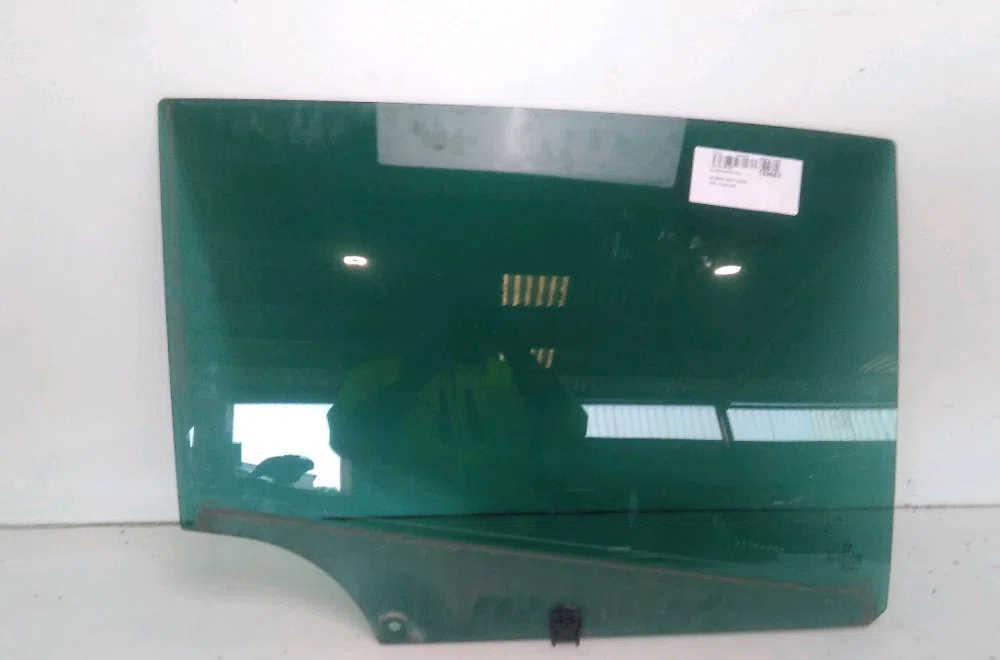 Glace porte ar d Peugeot 3008 Monospace (0U_) 1.6 hdi (2009-2016) 5 portes occasion