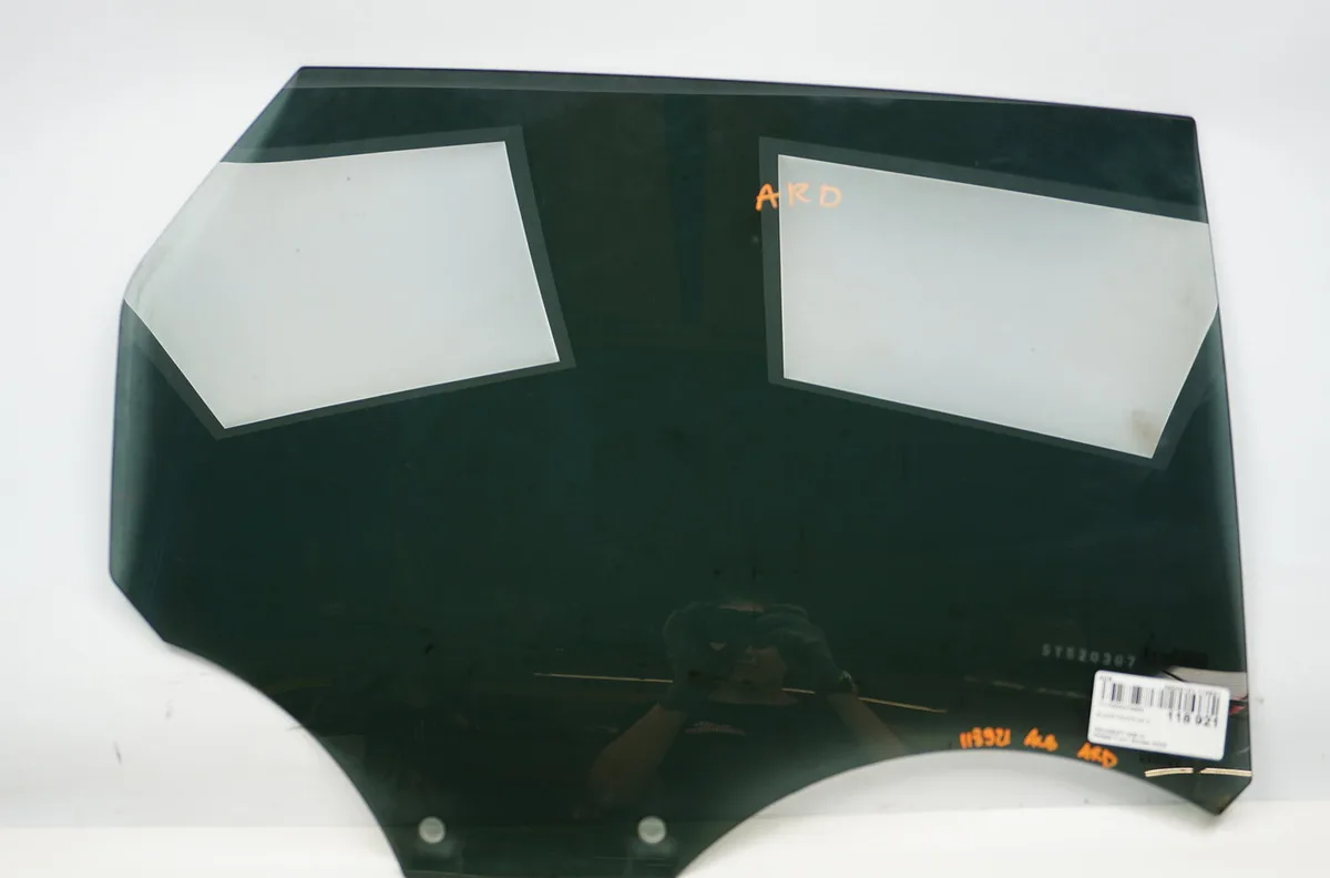 Glace porte ar d Peugeot 308 SW III (FC_, FJ_, FR_, F4_) Puretech 136 (frhpyc) (2023) occasion