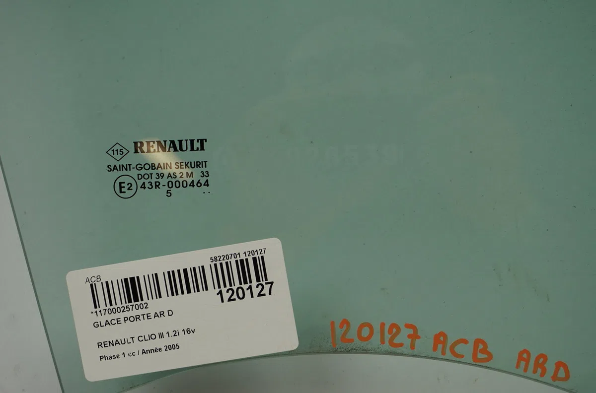 Glace porte ar d Renault CLIO III (BR0-1, CR0-1) 1.2 16v (br02, br0j, br11, cr02, cr0j, cr11) (2005-2014) 5 portes occas