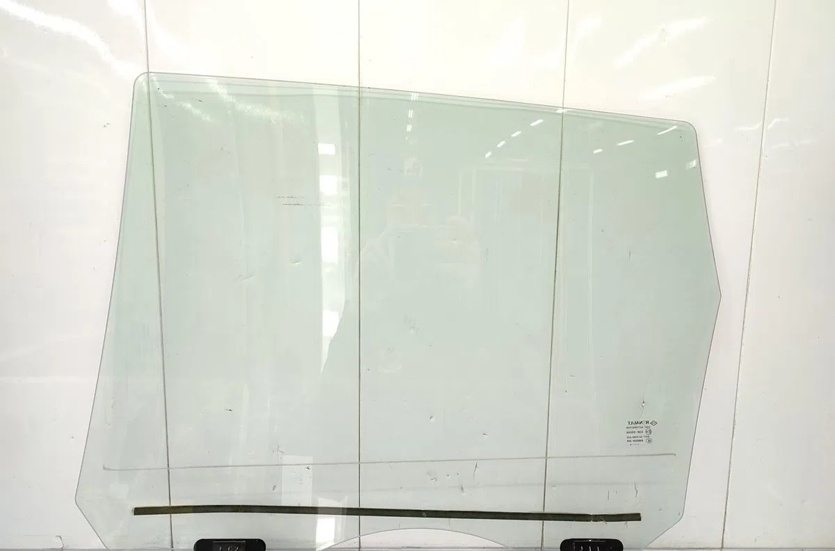 Glace porte ar d RENAULT GRAND SCENIC 3 PHASE 3 occasion