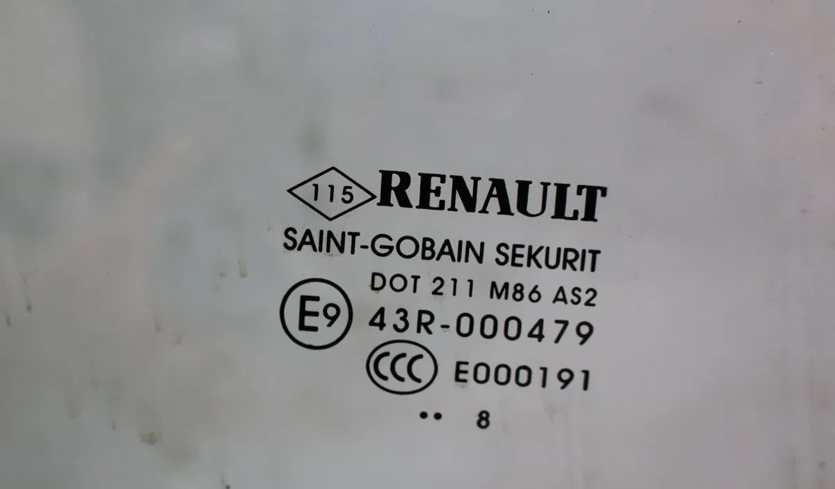 Glace porte ar d Renault MEGANE IV 3-5 portes (B9A-M-N_) 1.2 tce 100 (b9ms) (2015) occasion
