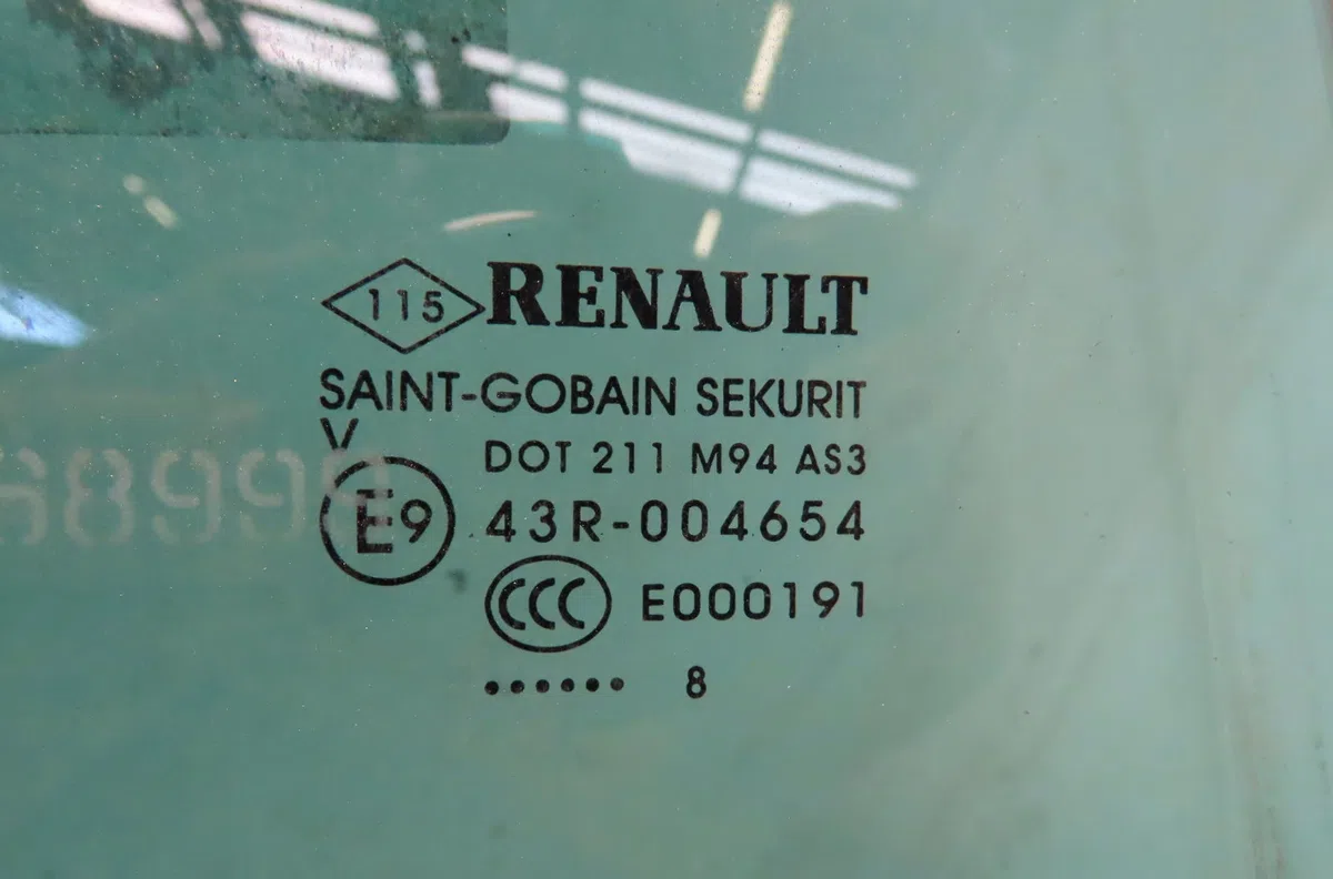 Glace porte ar d Renault MEGANE IV 3-5 portes (B9A-M-N_) 1.6 dci 165 (2015) occasion