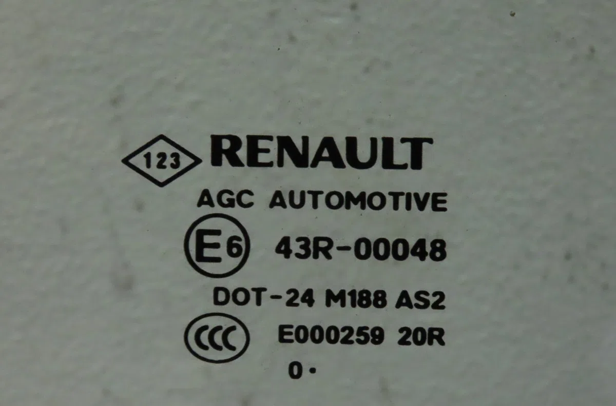 Glace porte ar d Renault SCÉNIC III (JZ0-1_) 1.5 dci (jz02, jz0r) (2010) occasion
