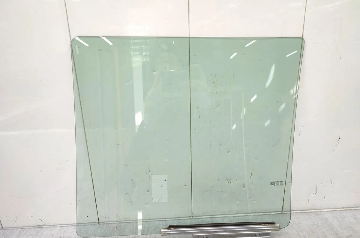 Glace porte ar d SUZUKI SWIFT 3 occasion