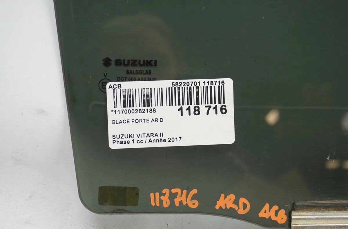 Glace porte ar d Suzuki VITARA (LY) 1.6 allgrip (apk 416) (2015) occasion