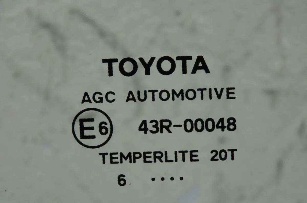 Glace porte ar d Toyota AVENSIS Break (_T27_) 1.6 d4-d (wwt270_) (2015-2018) occasion