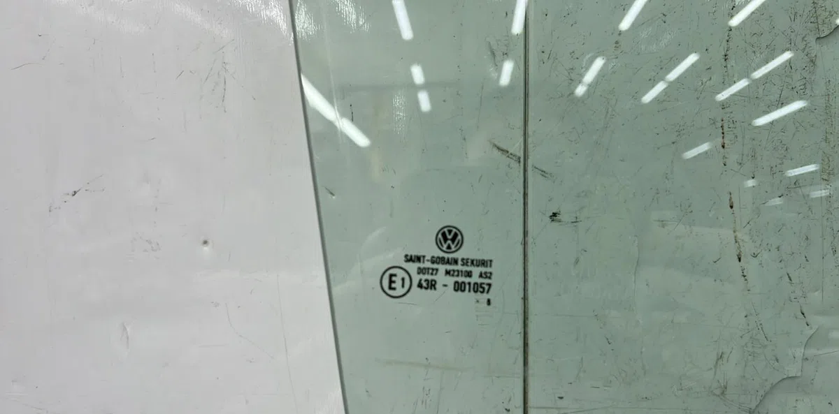 Glace porte ar d VOLKSWAGEN GOLF 5 occasion