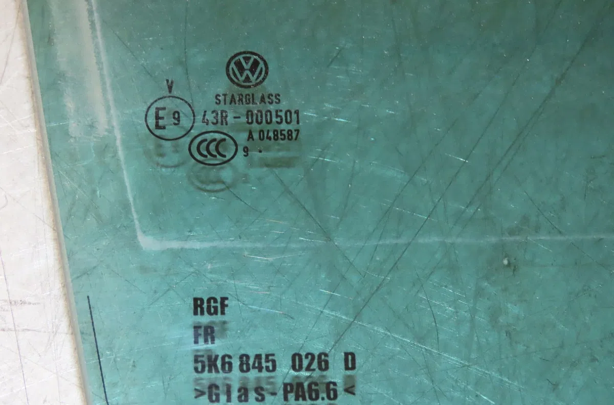 Glace porte ar d VOLKSWAGEN GOLF occasion