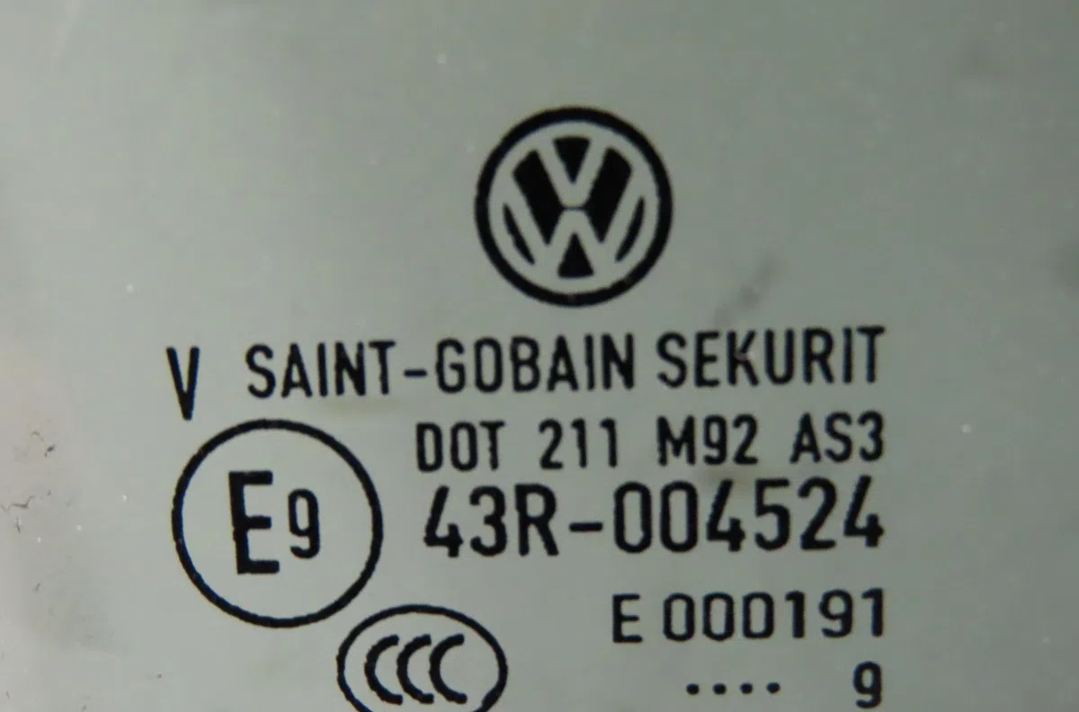 Glace porte ar d Volkswagen T-ROC (A11, D11) 1.5 tsi (2017) occasion