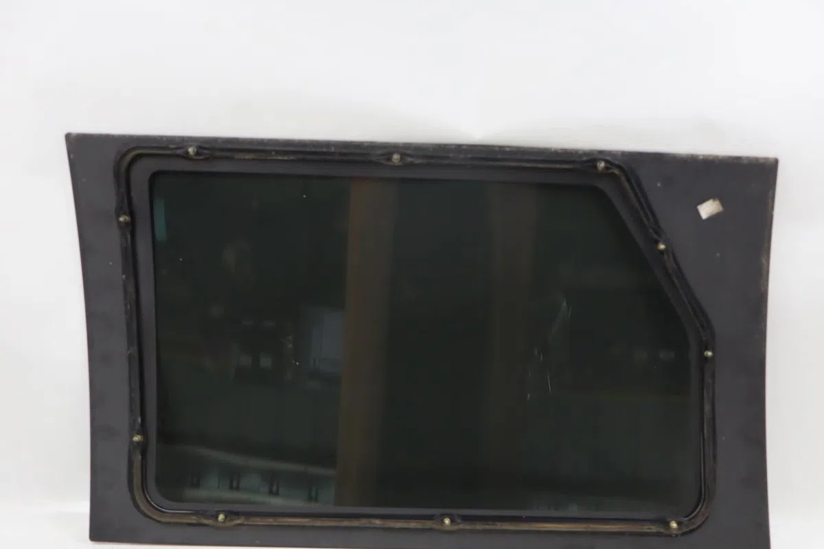 Glace porte ar g Chrysler VOYAGER IV (RG, RS) 2.5 crd (2000-2008) occasion
