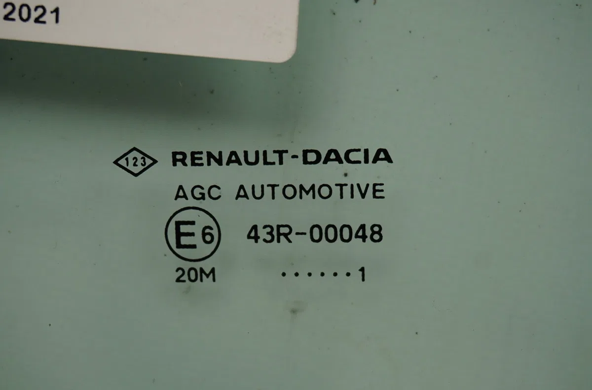 Glace porte ar g Dacia SANDERO III Liberty 125 i.e. (m73) (2012) occasion