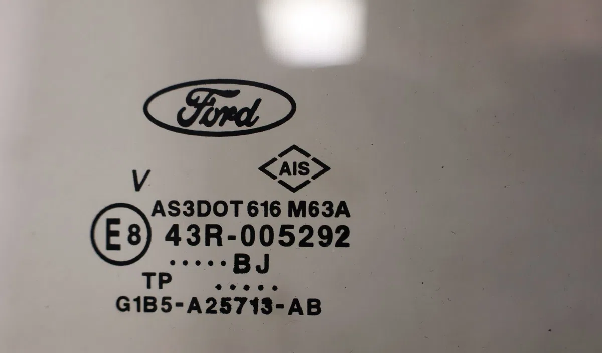 Glace porte ar g Ford KA III (UK, FK) 1.2 (2016) occasion