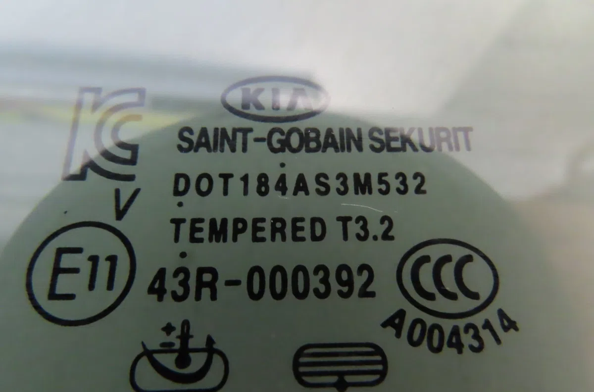 Glace porte ar g Kia CARENS IV 1.7 crdi (2013) occasion