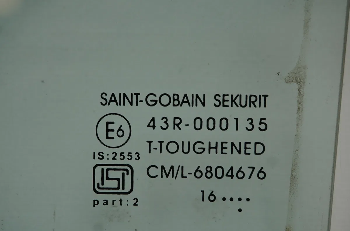 Glace porte ar g Nissan MICRA IV (K13K) 1.2 (2010-2015) occasion