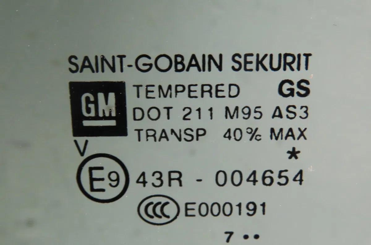 Glace porte ar g Opel CORSA E (X15) 1.4 (08, 68) (2014) occasion