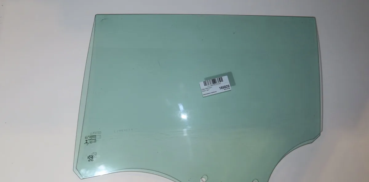 Glace porte ar g Peugeot 2008 II (UD_, US_, UY_, UK_) 1.5 bluehdi 110 (udyhsk) (2021) occasion