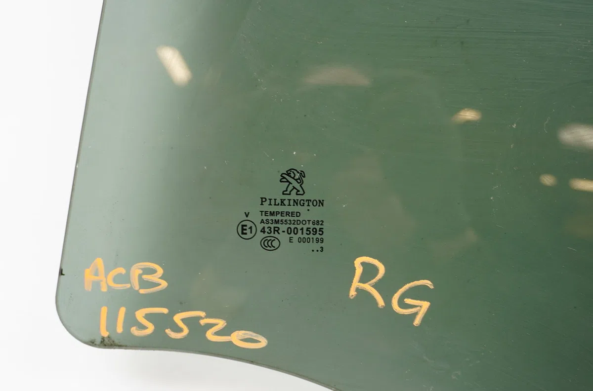 Glace porte ar g Peugeot 208 I (CA_, CC_) 1.2 vti 82 (2012) occasion