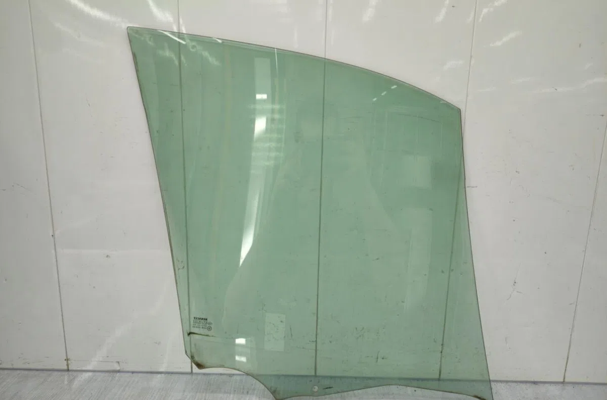 Glace porte ar g RENAULT CLIO 3 PHASE 1 occasion