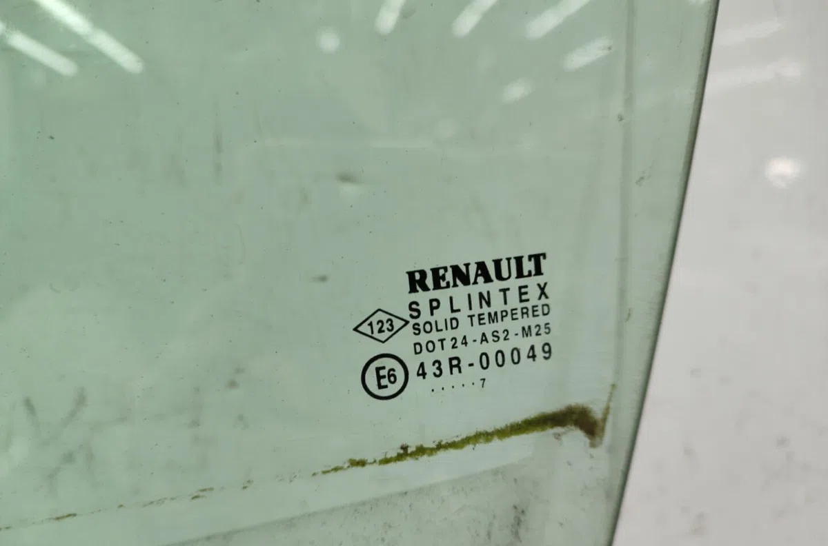 Glace porte ar g RENAULT CLIO 3 PHASE 1 occasion