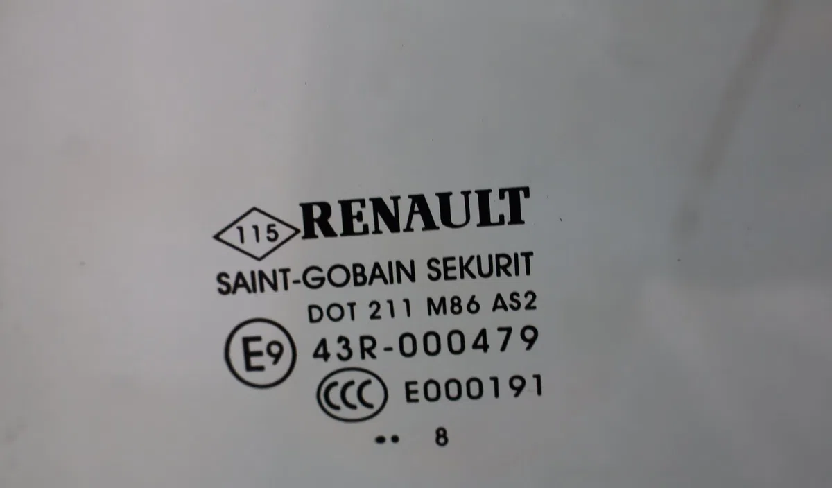 Glace porte ar g Renault MEGANE IV 3-5 portes (B9A-M-N_) 1.2 tce 100 (b9ms) (2015) occasion