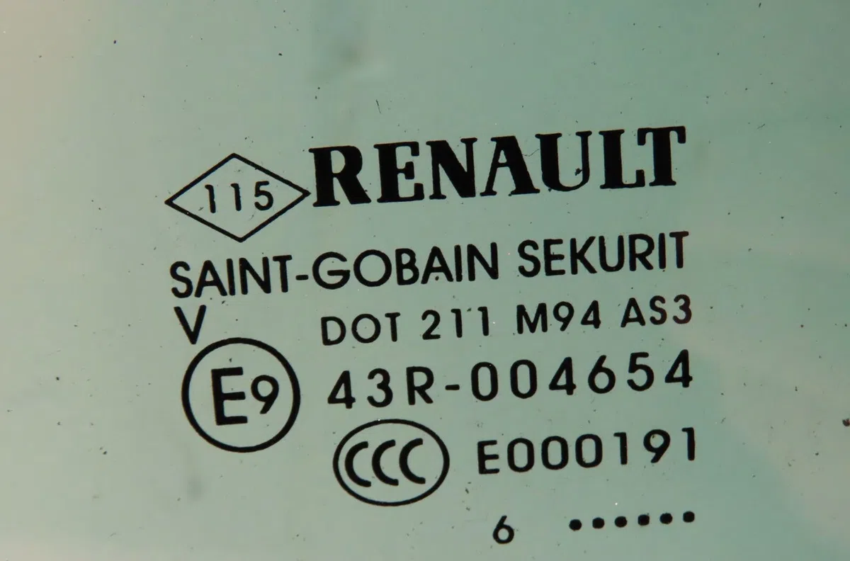 Glace porte ar g Renault MEGANE IV 3-5 portes (B9A-M-N_) 1.6 dci 130 (b9a4) (2015) occasion