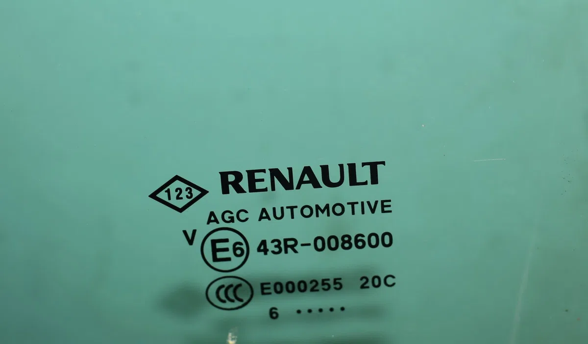 Glace porte ar g Renault MEGANE IV Estate (K9A-M-N_) 1.5 dci 110 (2016) occasion