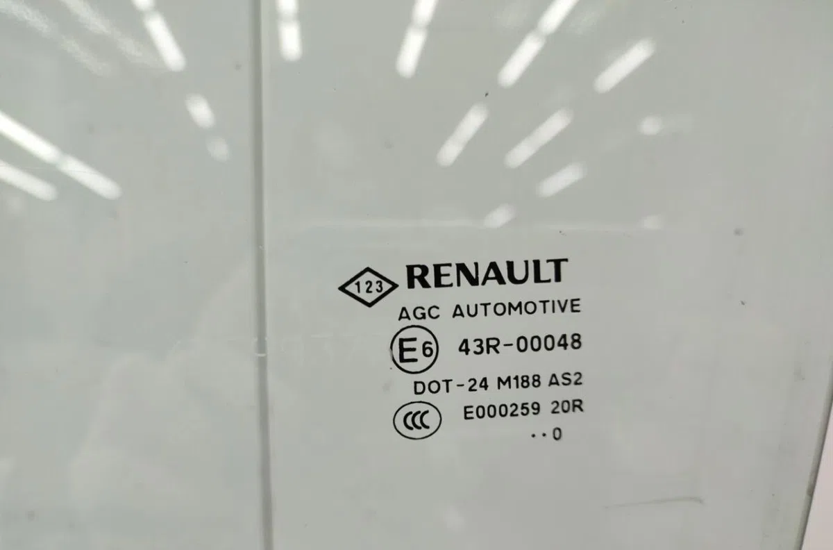 Glace porte ar g RENAULT SCENIC 3 PHASE 1 occasion