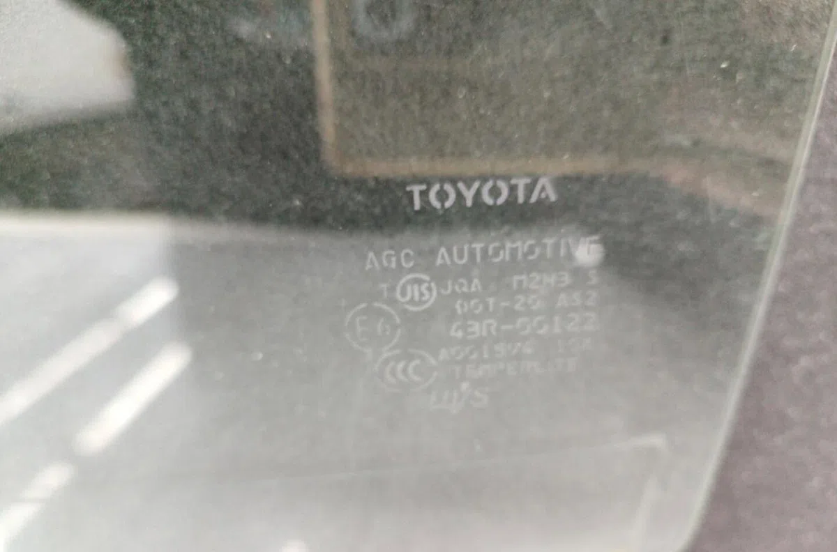 Glace porte ar g TOYOTA PRIUS 2 occasion
