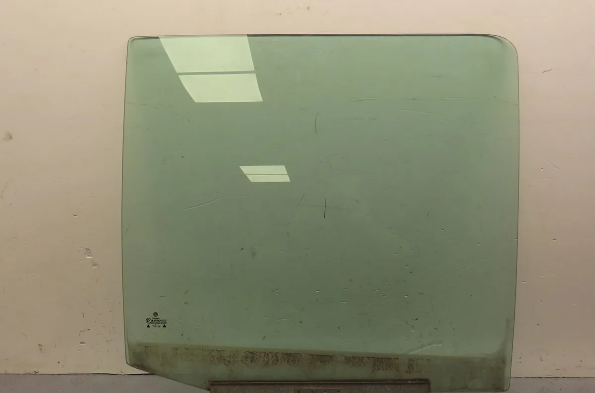 Glace porte ar g Volkswagen GOLF II (19E, 1G1) 1.8 (1986-1990) occasion