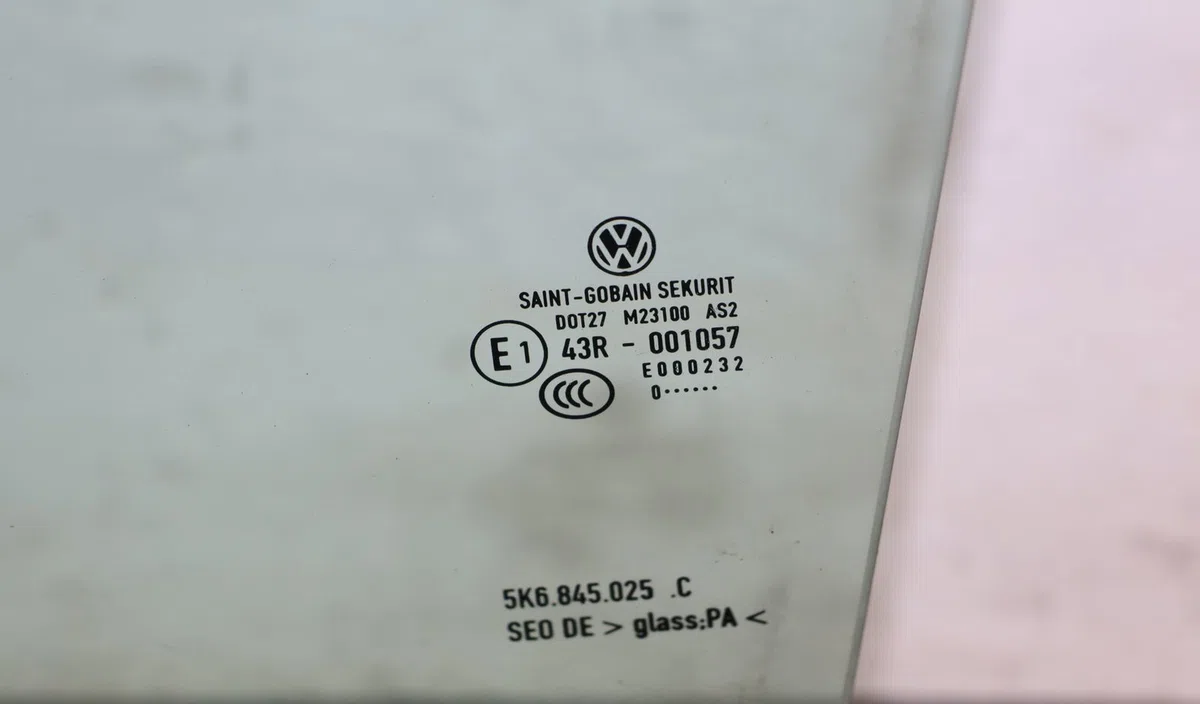 Glace porte ar g Volkswagen GOLF VI (5K1) 1.6 tdi (2009-2012) 5 portes occasion