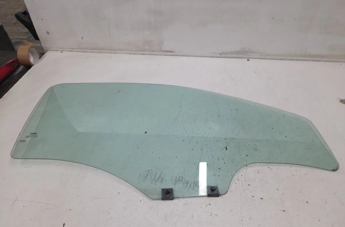 Glace porte av d AIXAM CITY QUADRICYCLE LEGER occasion