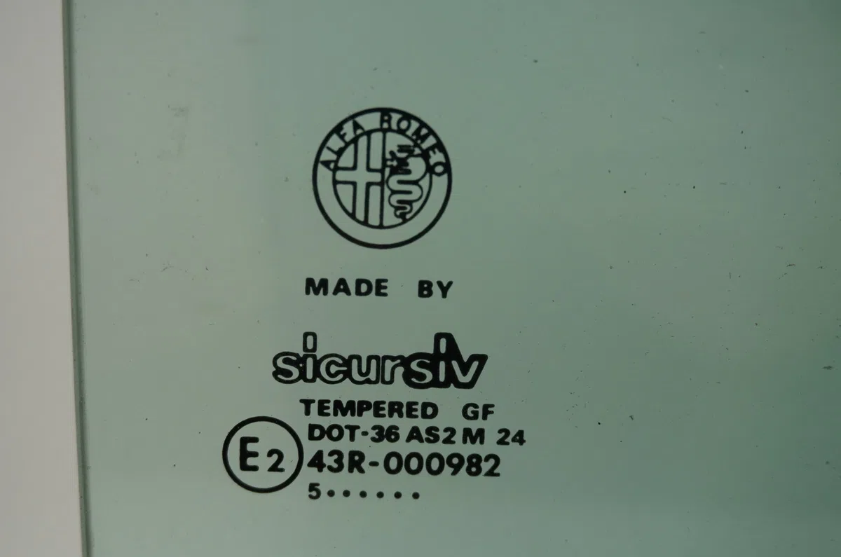 Glace porte av d Alfa romeo SPIDER (916_) 2.0 t.spark 16v (916s2c00) (1995-2005) occasion