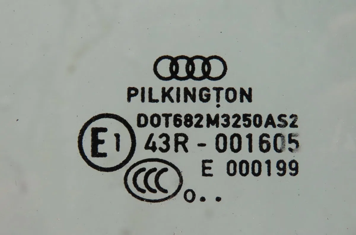 Glace porte av d Audi A4 B8 (8K2) 2.0 tdi (2007-2015) occasion