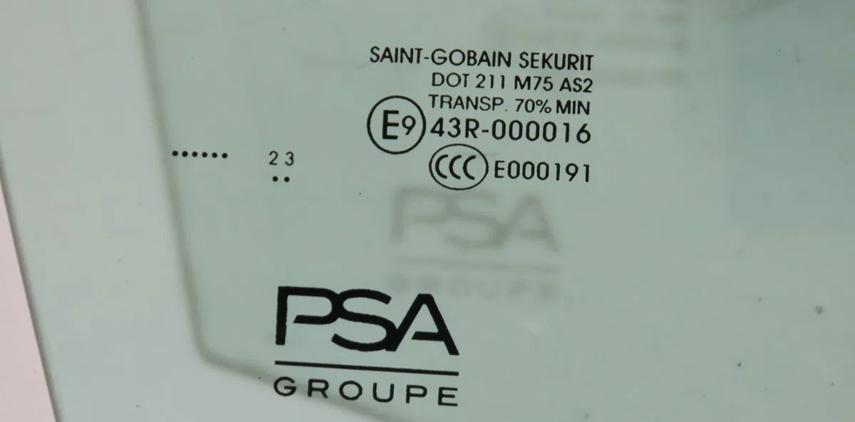 Glace porte av d Citroën C4 III (BA_, BB_, BC_) 1.5 bluehdi 130 (bbyhzb) (2020) occasion