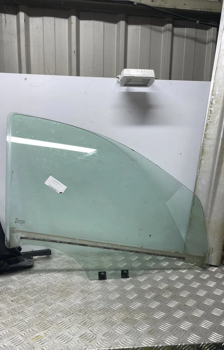 Glace porte av d DACIA LODGY PHASE 1 occasion