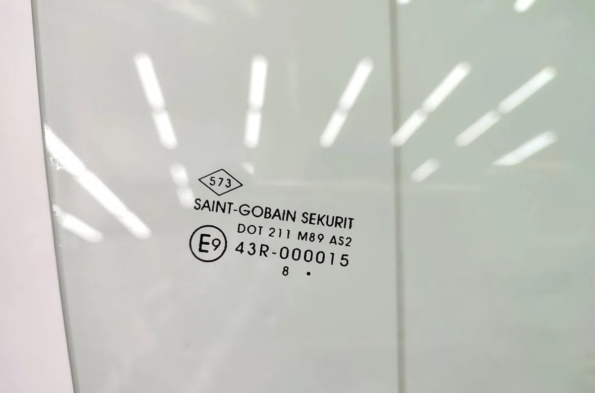 Glace porte av d DACIA SANDERO 2 PHASE 2 occasion