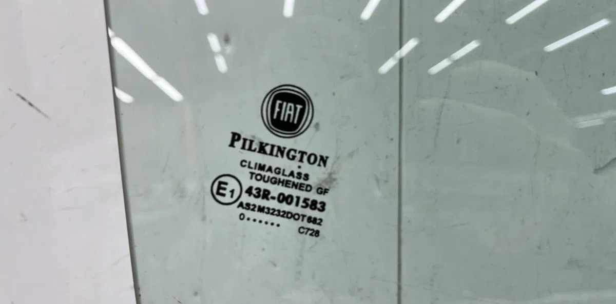 Glace porte av d FIAT PUNTO EVO 3 occasion