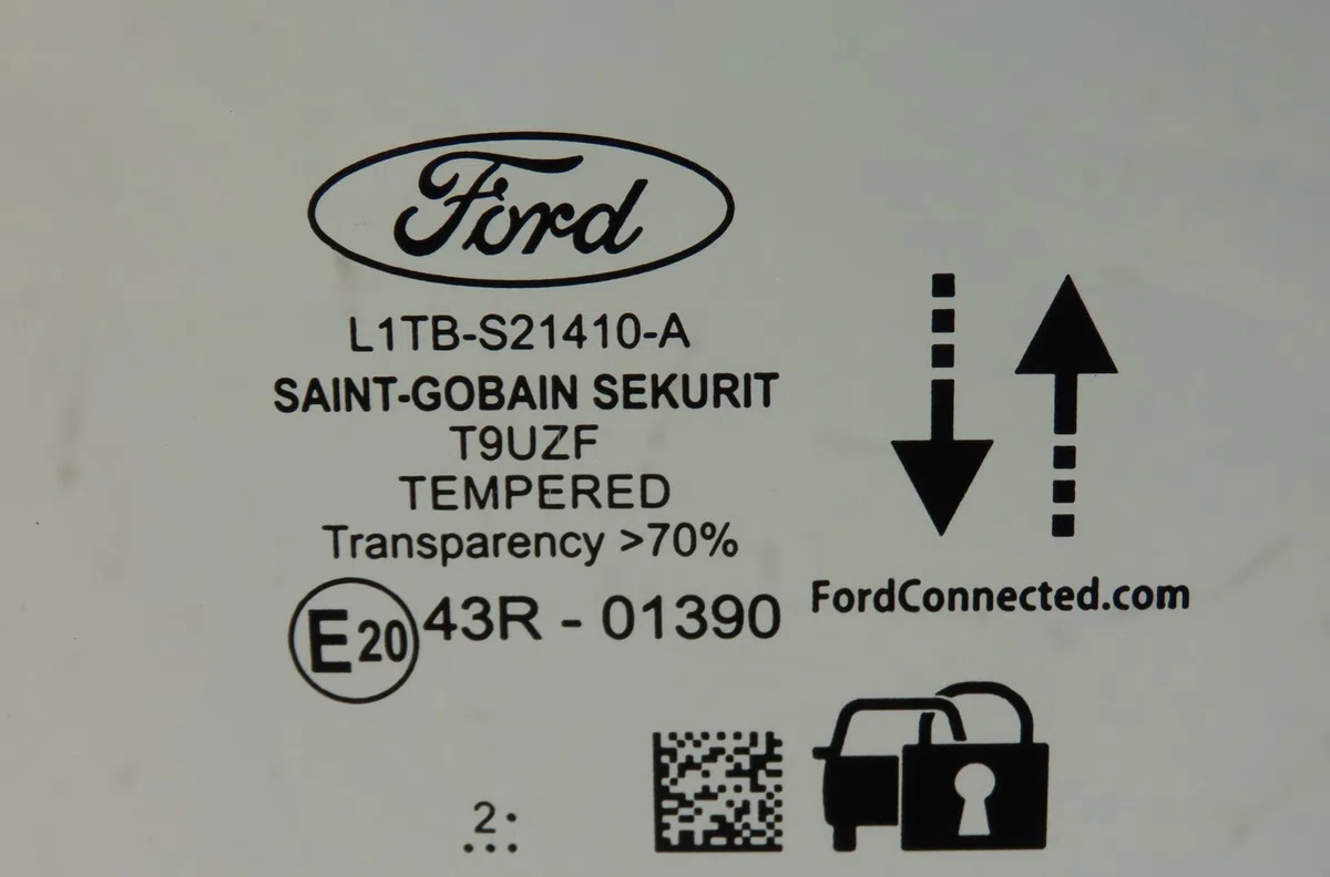 Glace porte av d Ford PUMA (J2K, CF7) 1.0 ecoboost mhev (2019) occasion