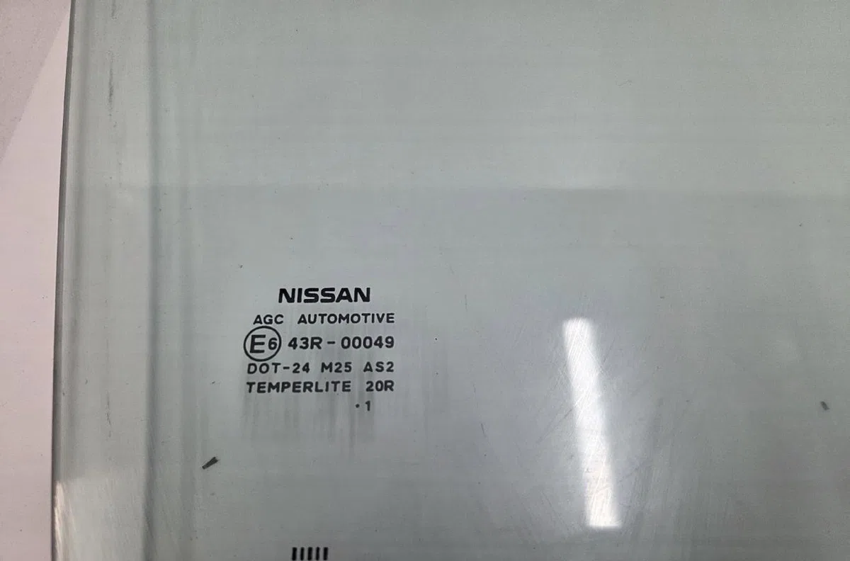 Glace porte av d NISSAN QASHQAI 1 PHASE 2 occasion