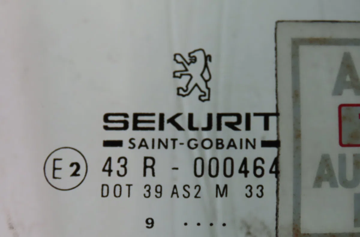 Glace porte av d Peugeot 206 3-5 portes (2A-C) 2.0 hdi 90 (1999-2009) 5 portes occasion